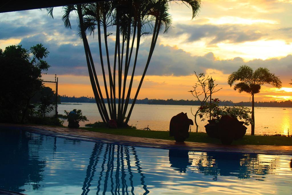 Blue Water Villa Piliyandala Buitenkant foto