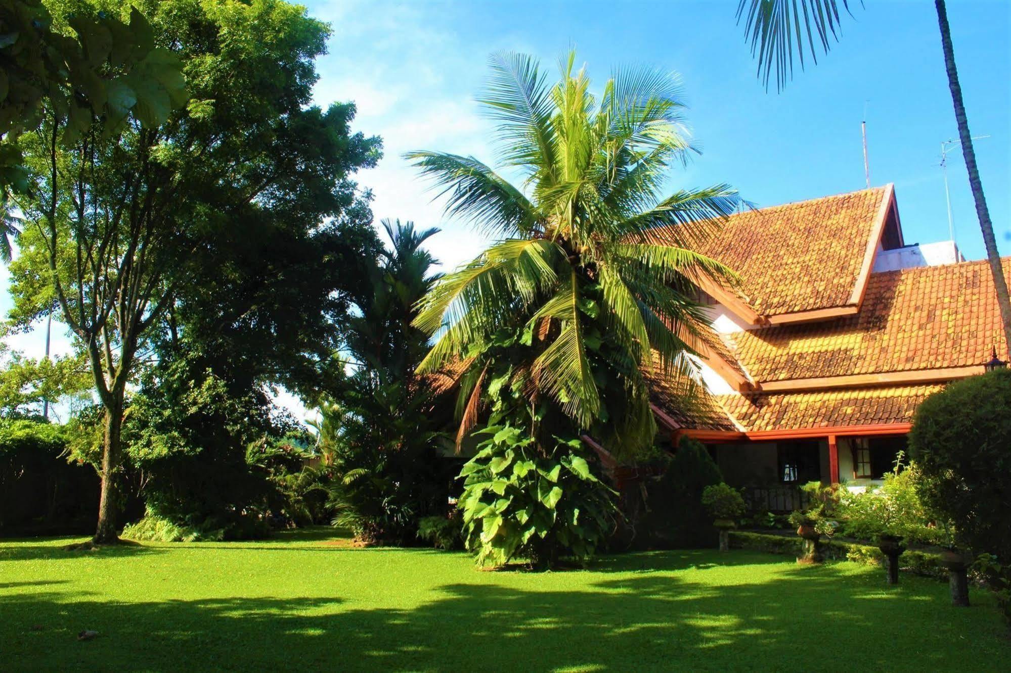 Blue Water Villa Piliyandala Buitenkant foto