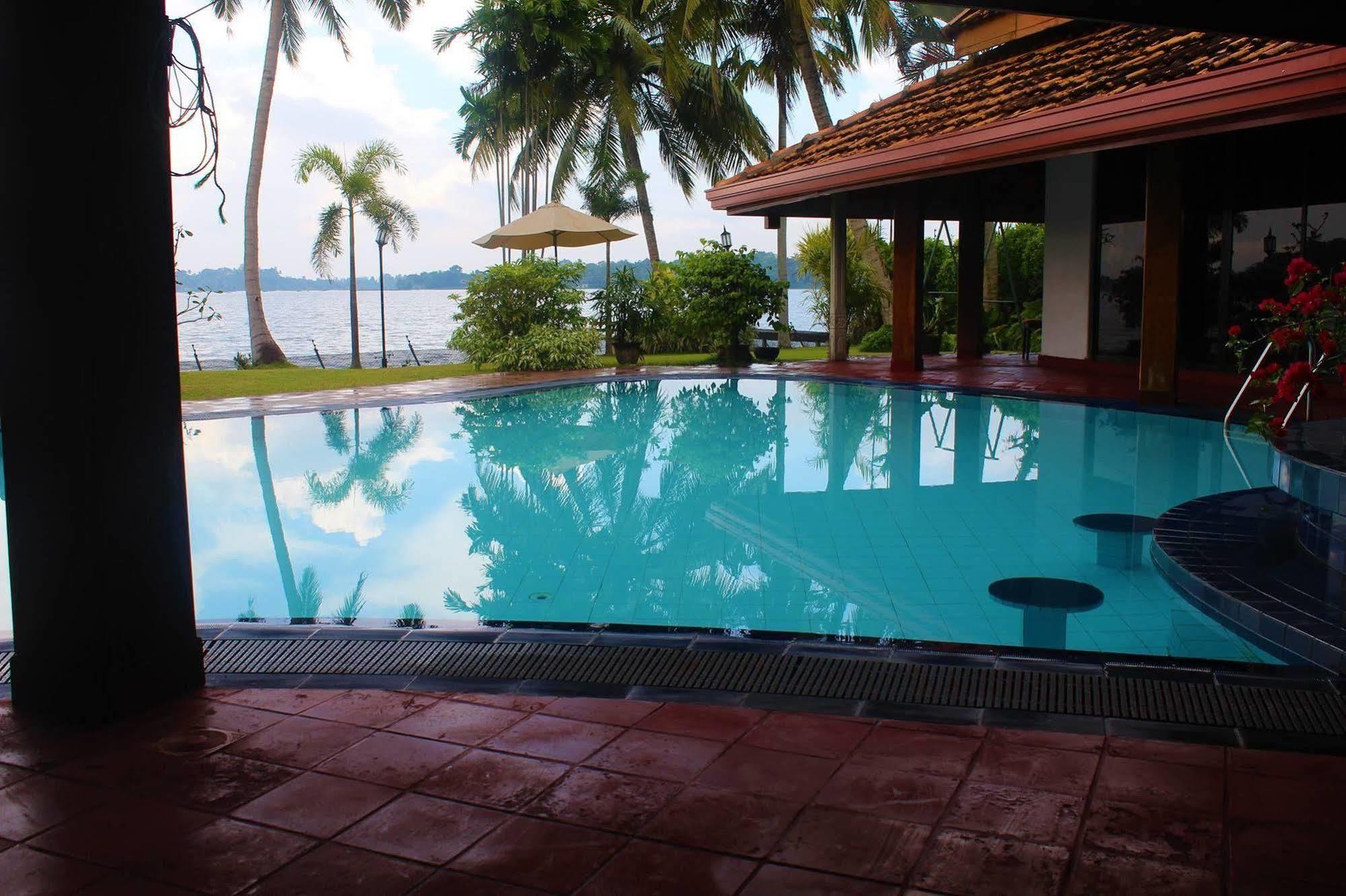 Blue Water Villa Piliyandala Buitenkant foto