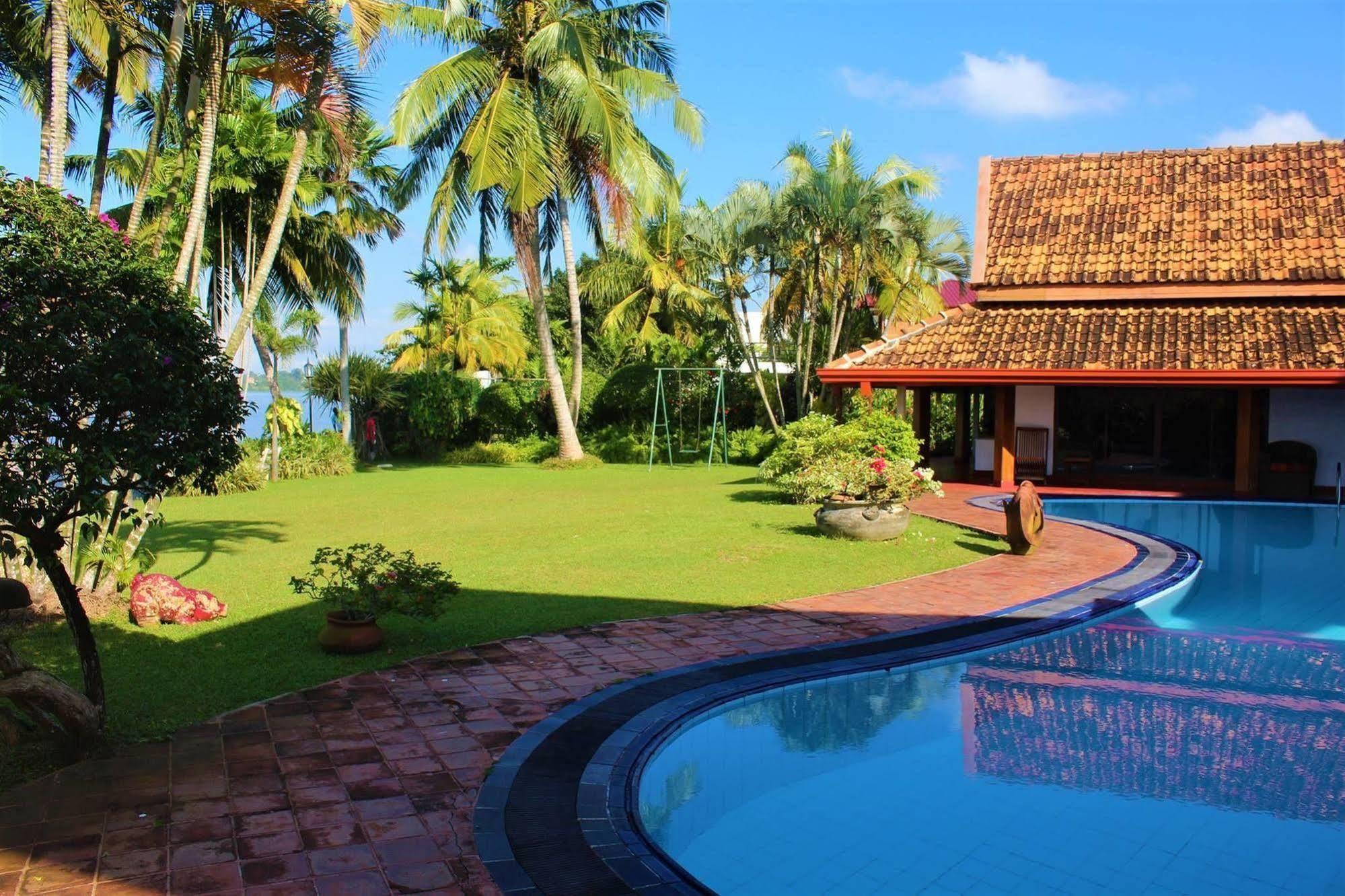Blue Water Villa Piliyandala Buitenkant foto