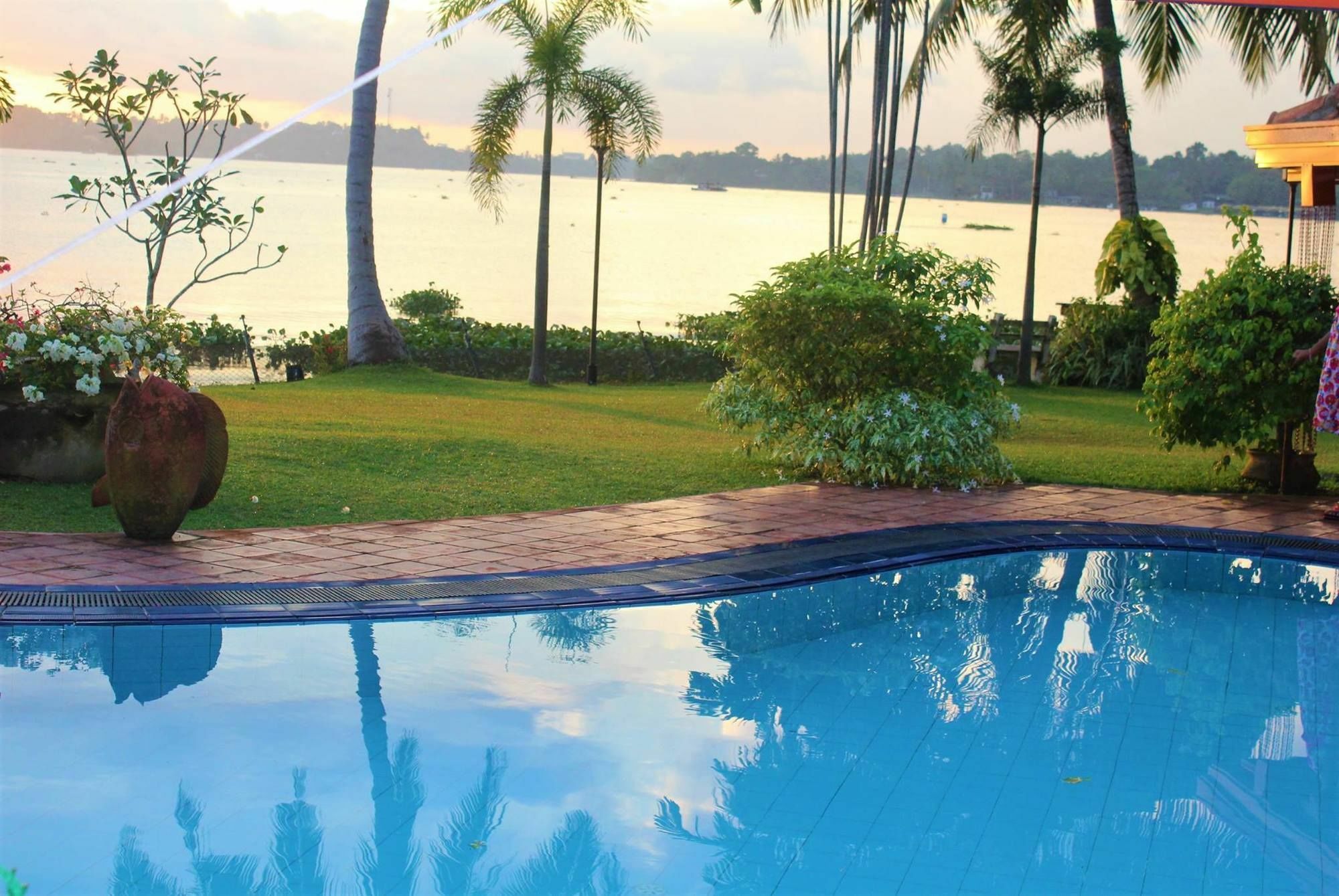 Blue Water Villa Piliyandala Buitenkant foto